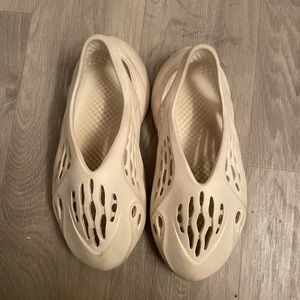 Yezzy Boost Bone colored